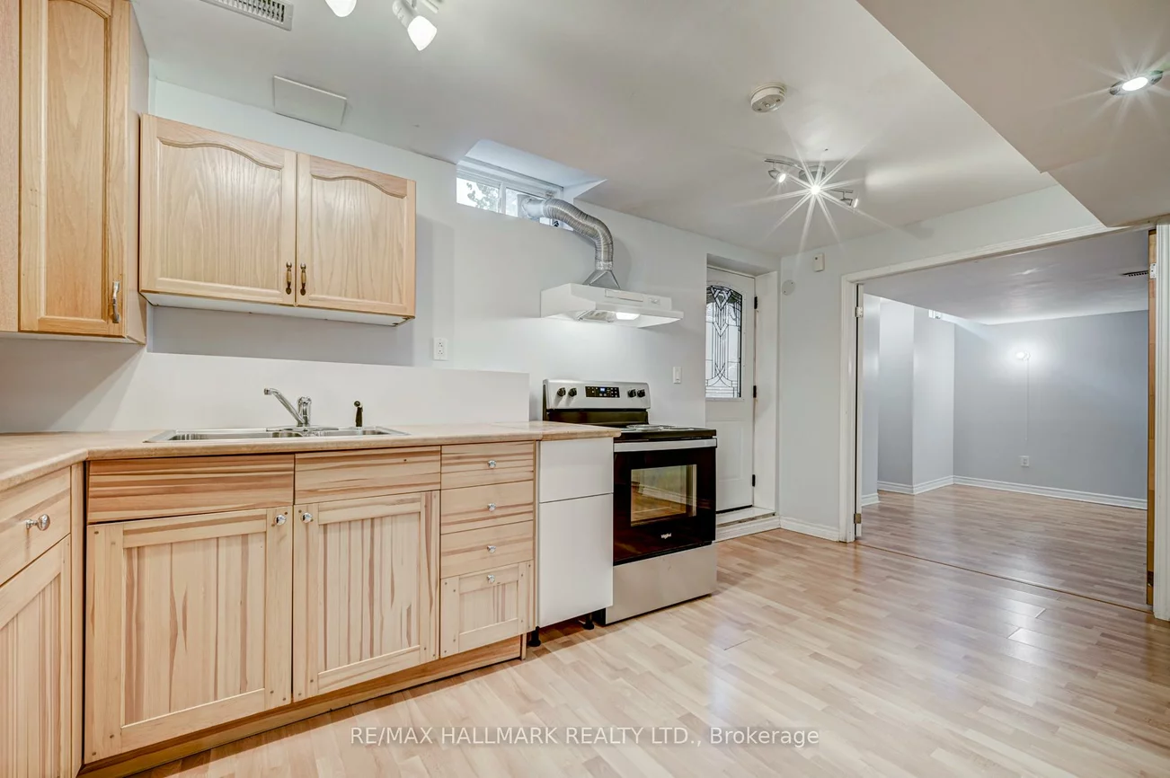 11, Rusty, Vellore Village, Vaughan