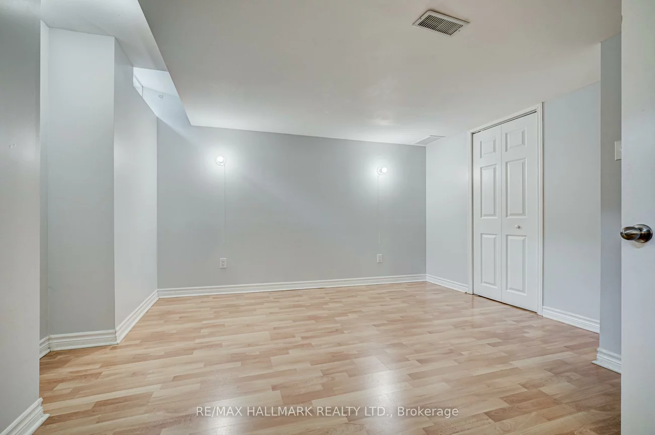 11, Rusty, Vellore Village, Vaughan