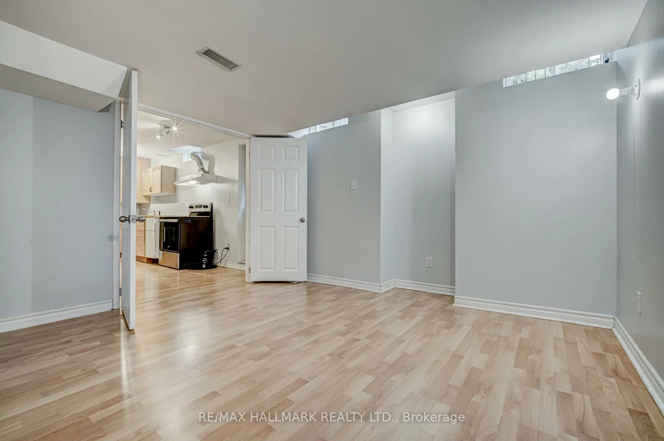 11, Rusty, Vellore Village, Vaughan