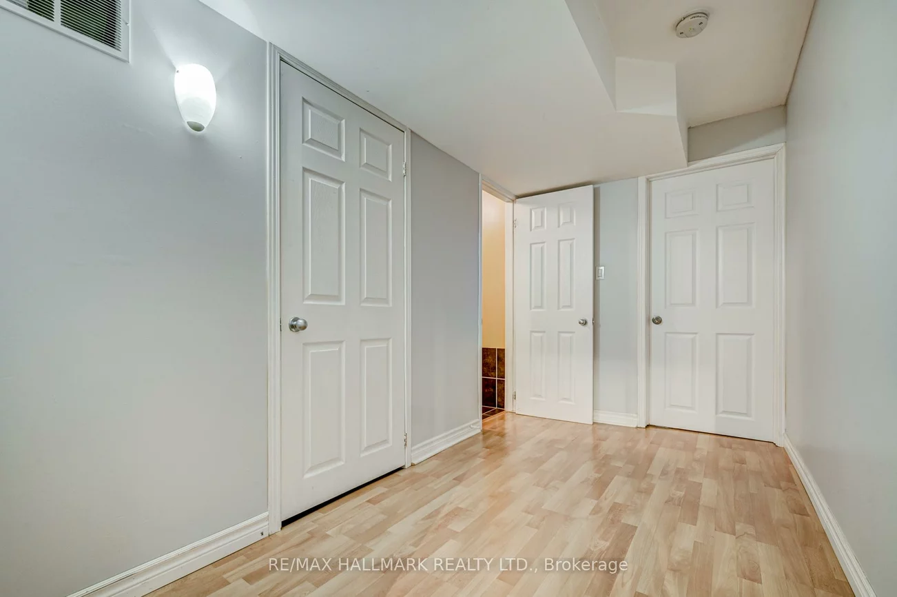 11, Rusty, Vellore Village, Vaughan