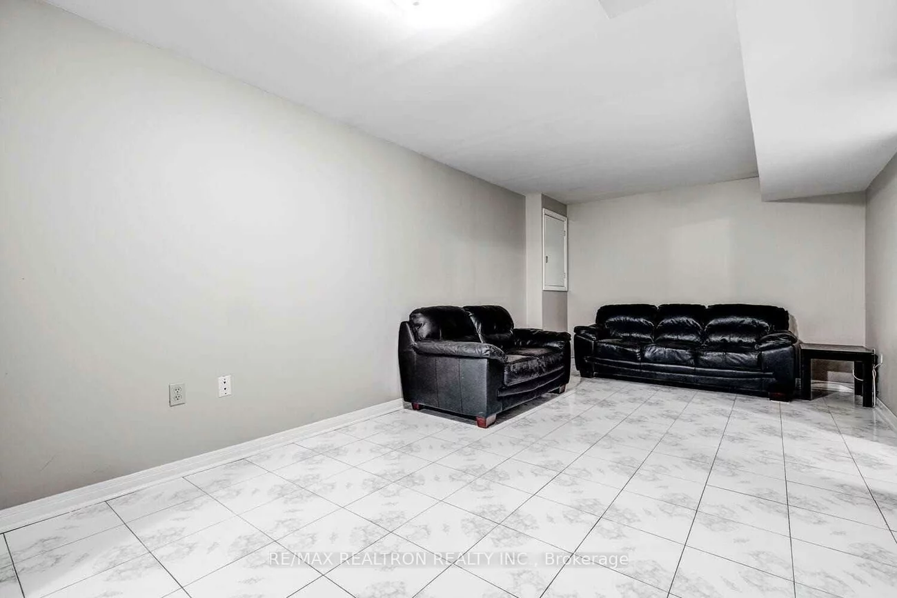 155, Barrhill, Maple, Vaughan