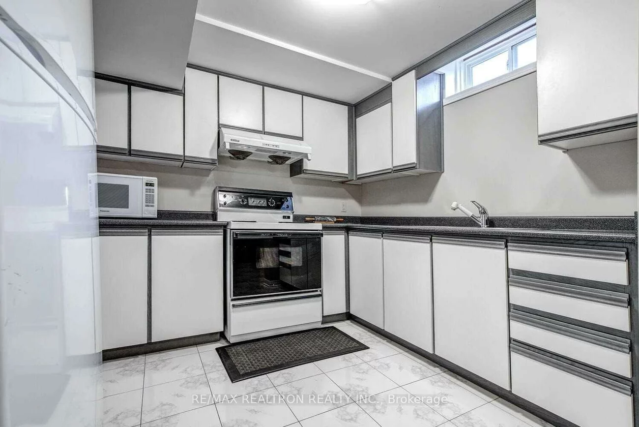 155, Barrhill, Maple, Vaughan