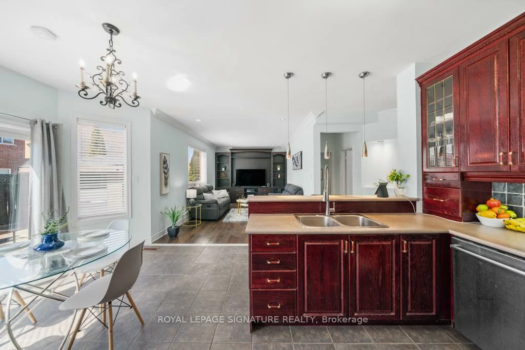 18, Vellore Woods, Vellore Village, Vaughan