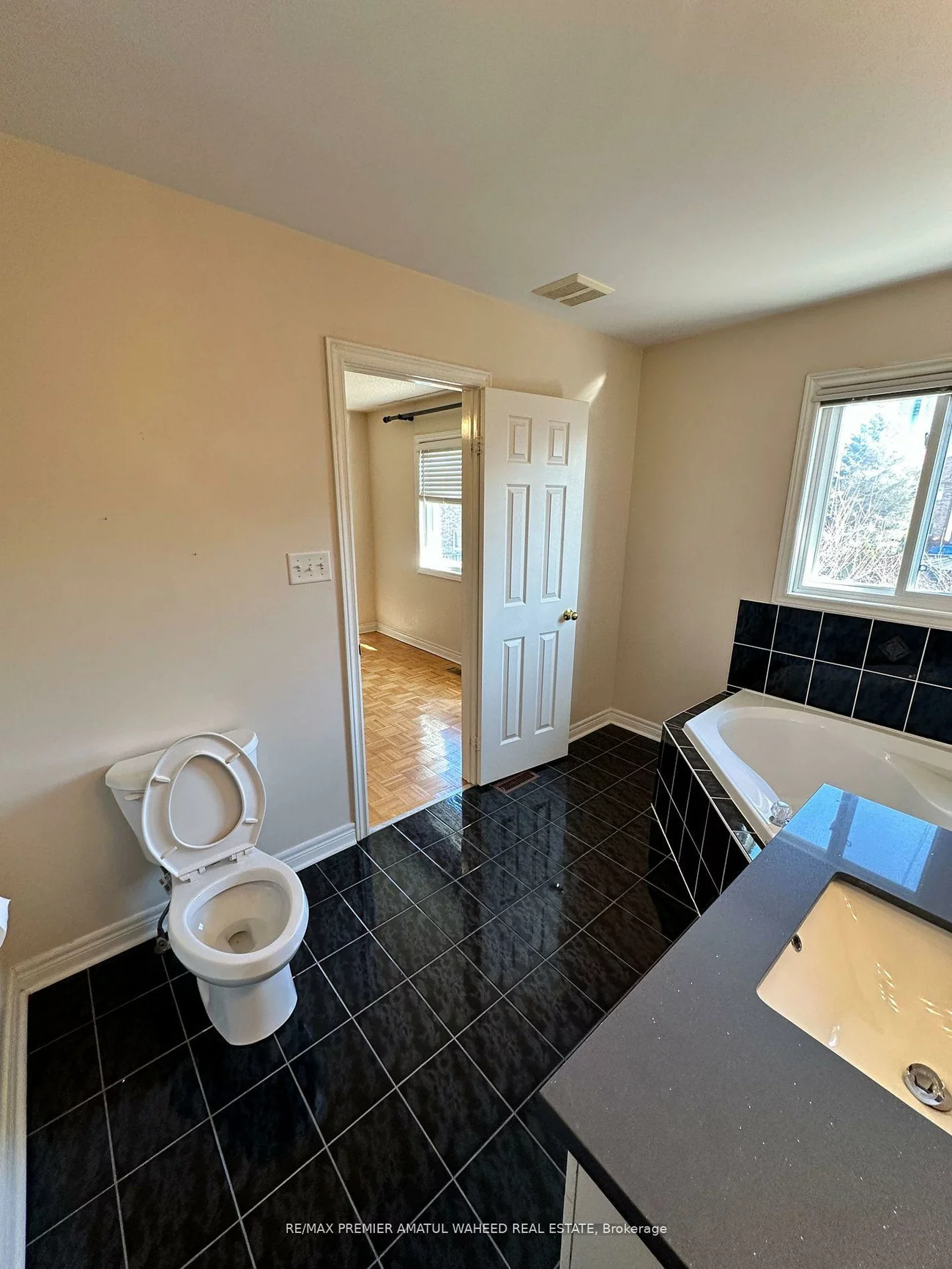 141, Foxchase, East Woodbridge, Vaughan