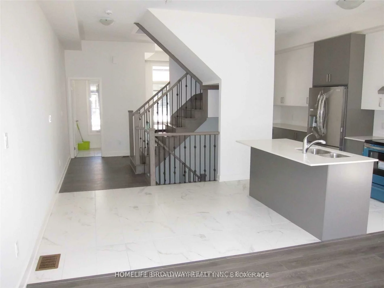30, Gerussi, Vellore Village, Vaughan