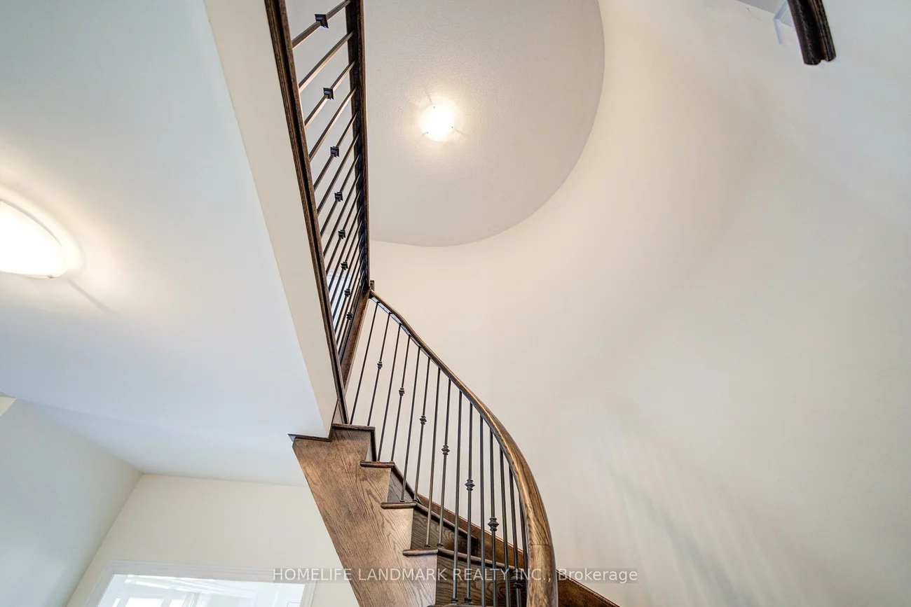 33, Cannes, Vellore Village, Vaughan
