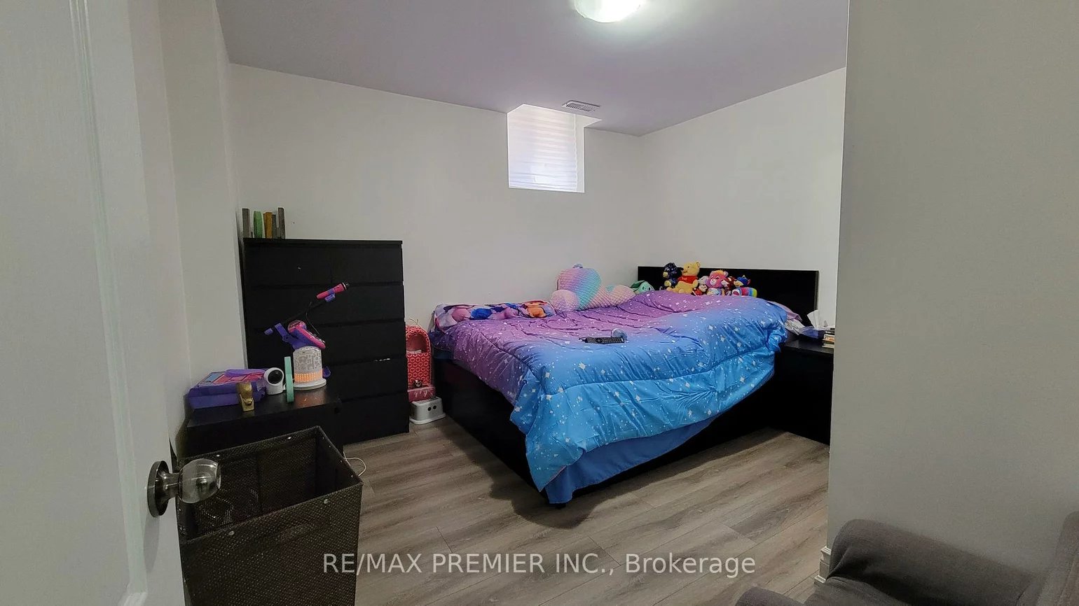 99, Cabinet, West Woodbridge, Vaughan