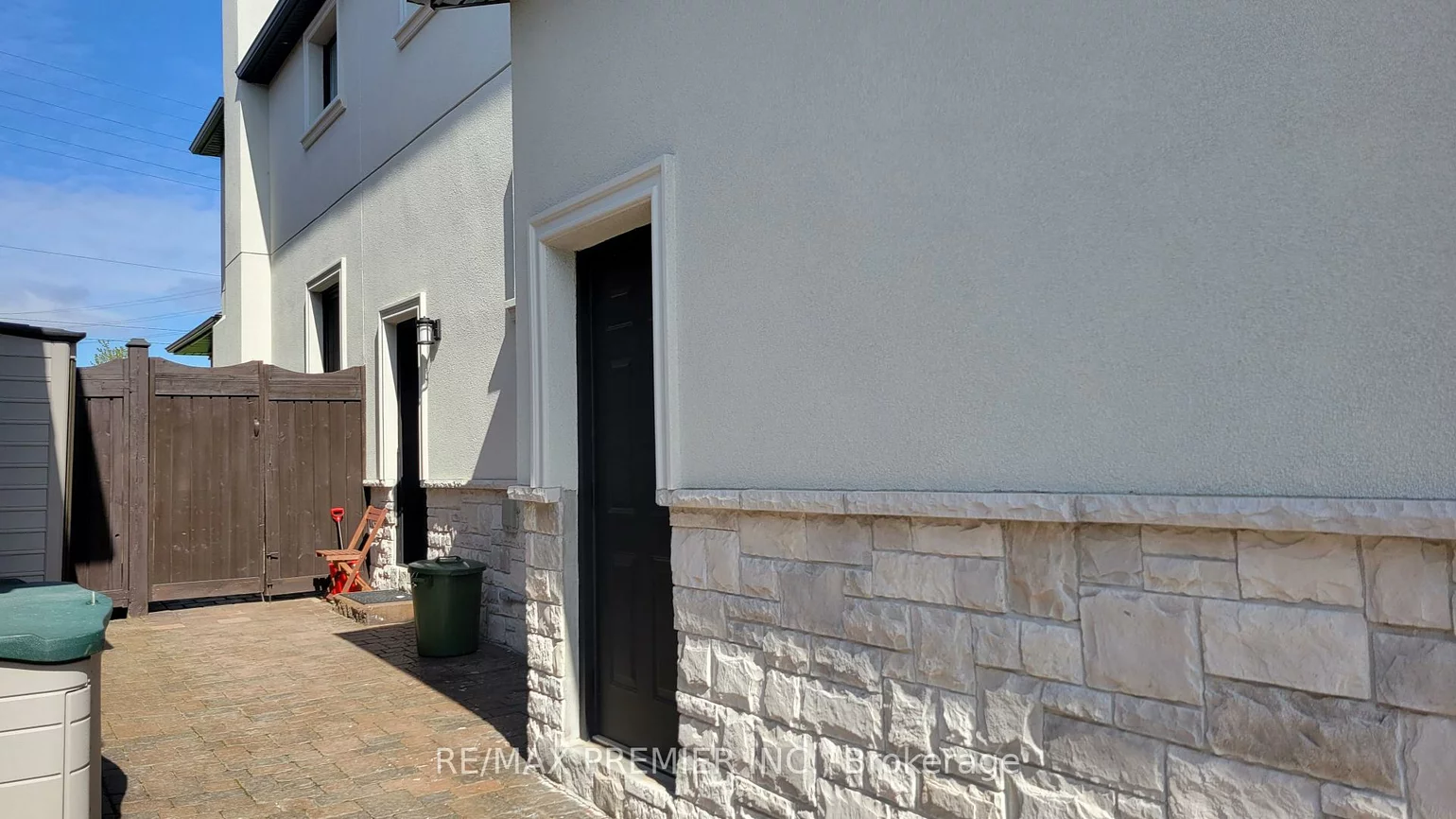 99, Cabinet, West Woodbridge, Vaughan