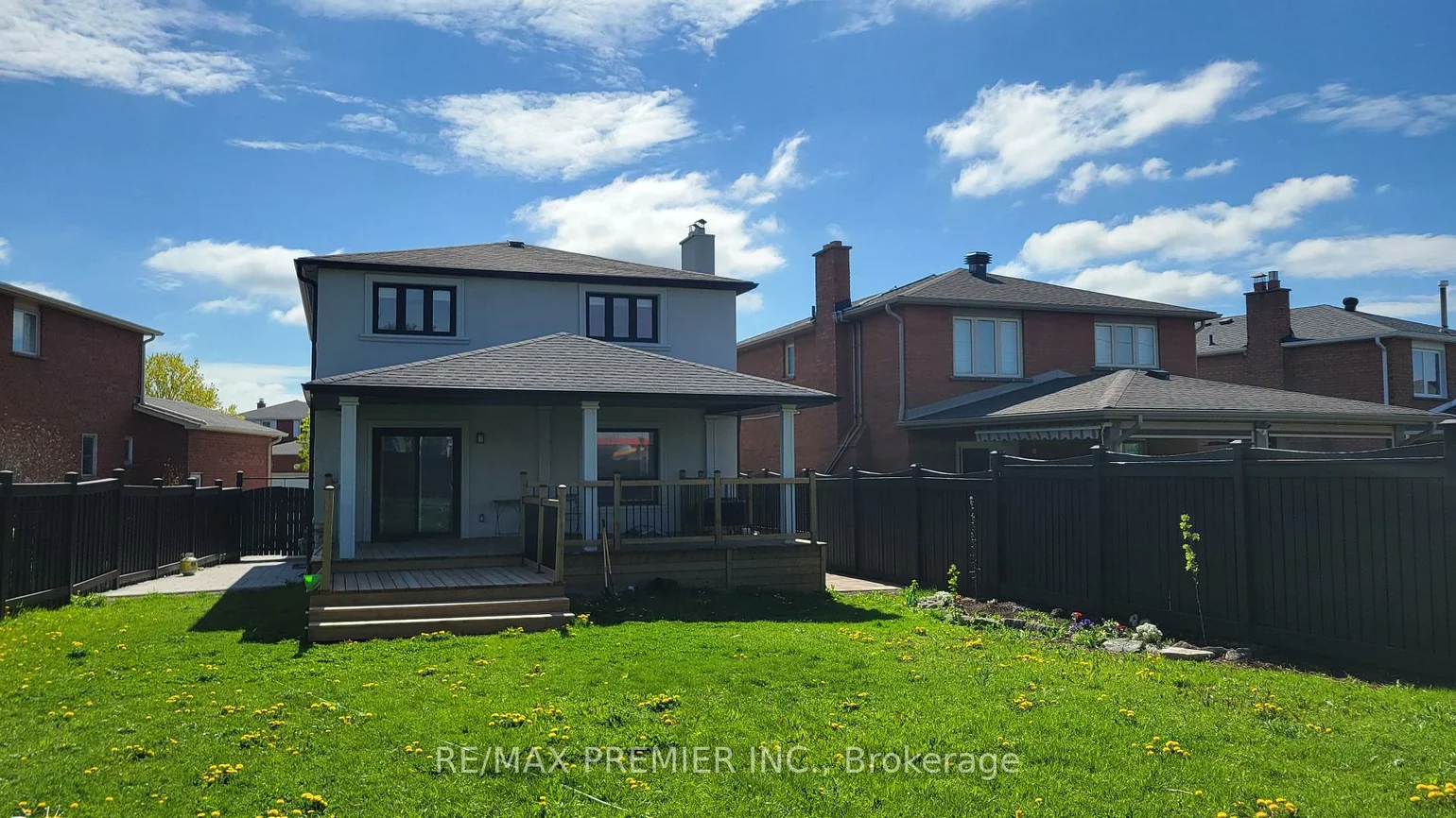 99, Cabinet, West Woodbridge, Vaughan