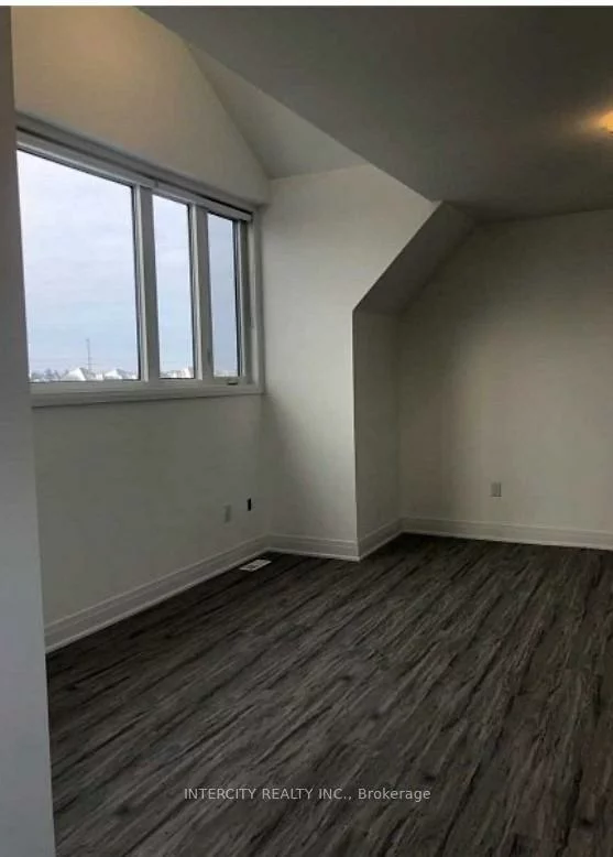 83, Vedette, East Woodbridge, Vaughan