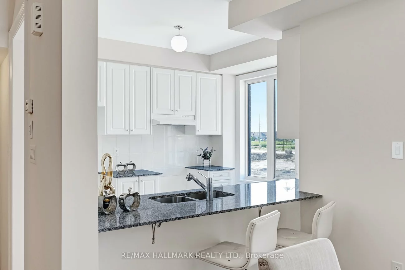 11, Tennant, Vellore Village, Vaughan
