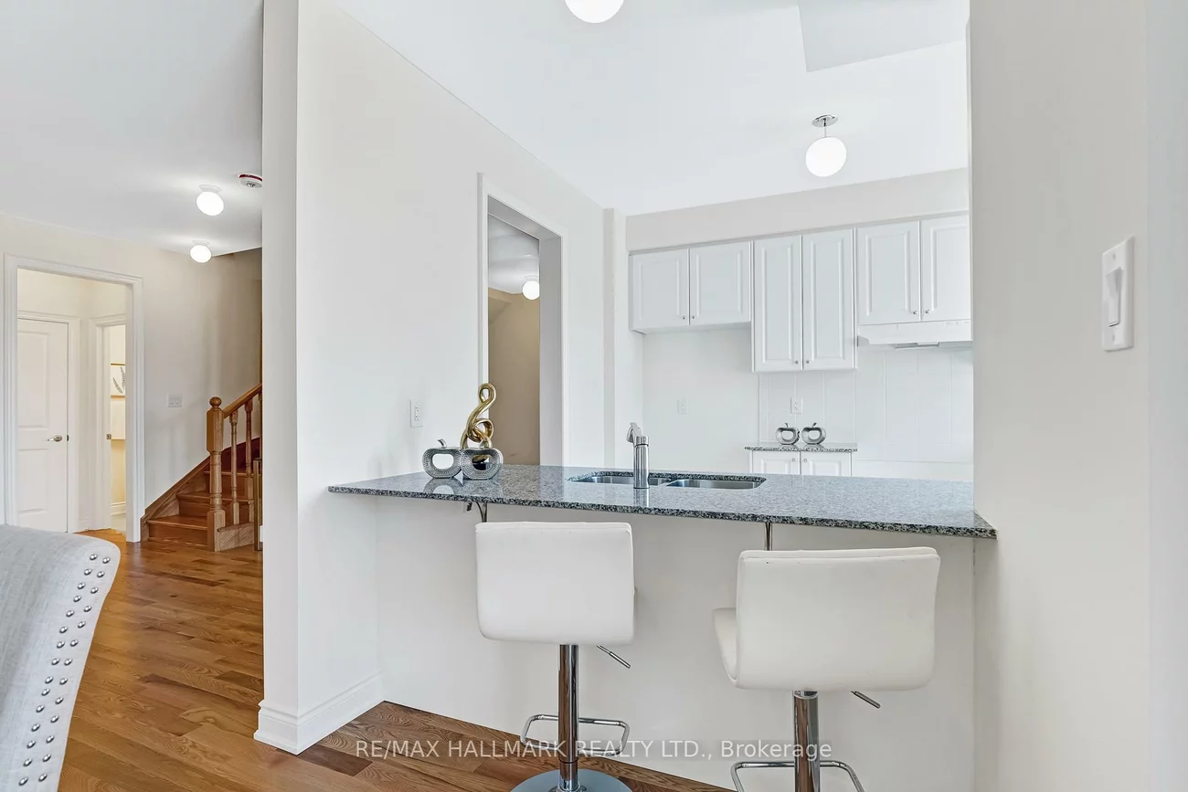 11, Tennant, Vellore Village, Vaughan