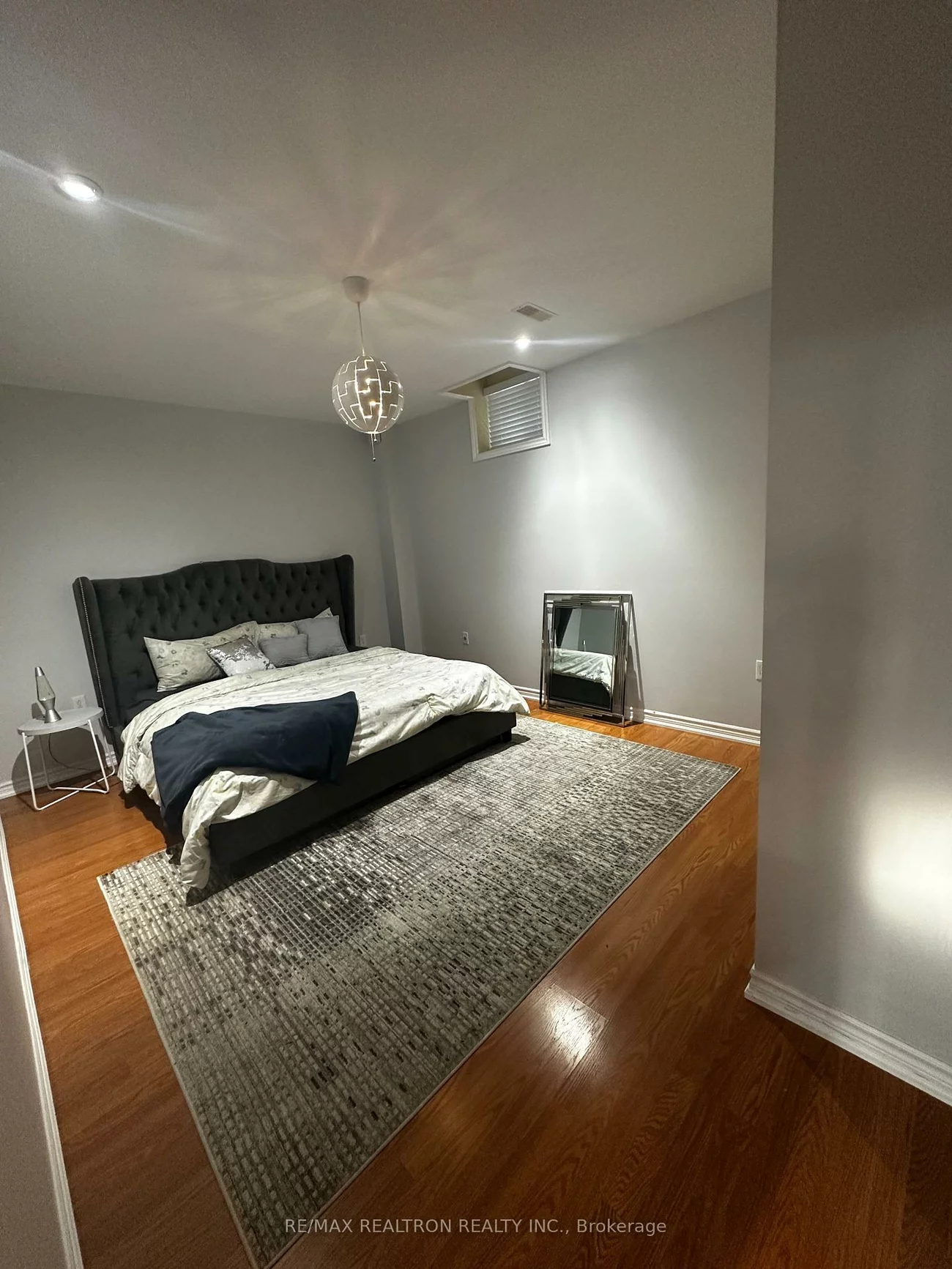 211, Cannes, Vellore Village, Vaughan