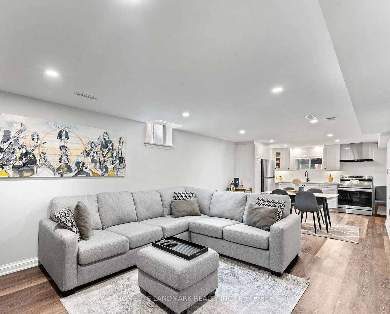 32, Presidential, East Woodbridge, Vaughan