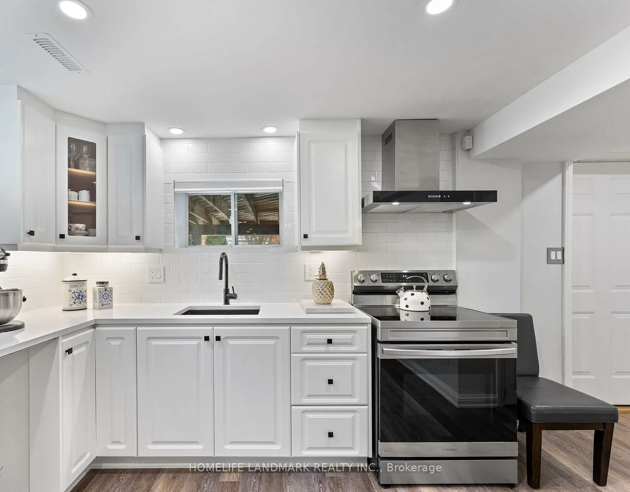 32, Presidential, East Woodbridge, Vaughan