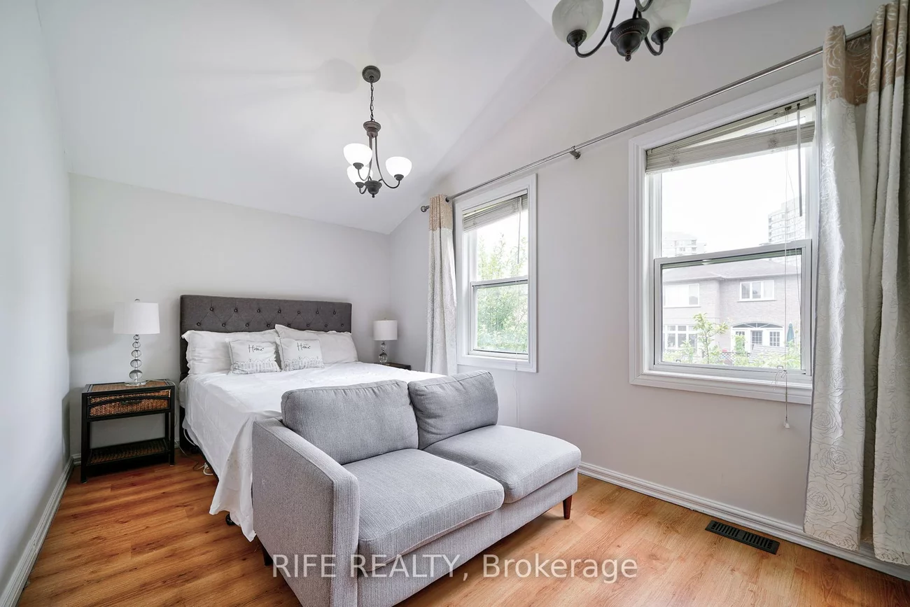 239, Crestwood, Crestwood-Springfarm-Yorkhill, Vaughan