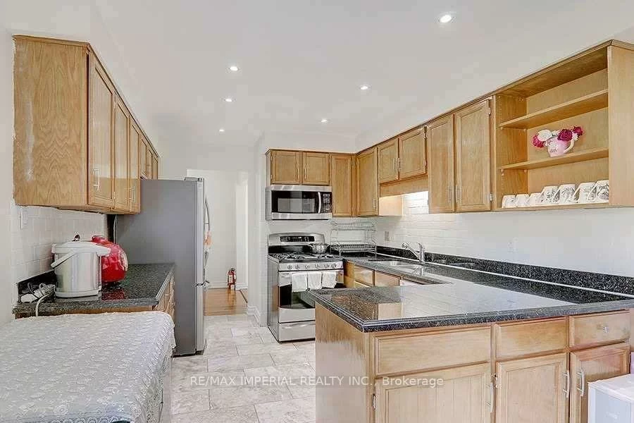123, Mccabe, Lakeview Estates, Vaughan
