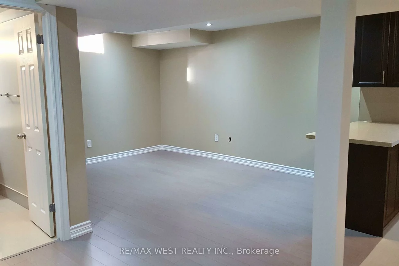 26, Corner Brook, Vellore Village, Vaughan