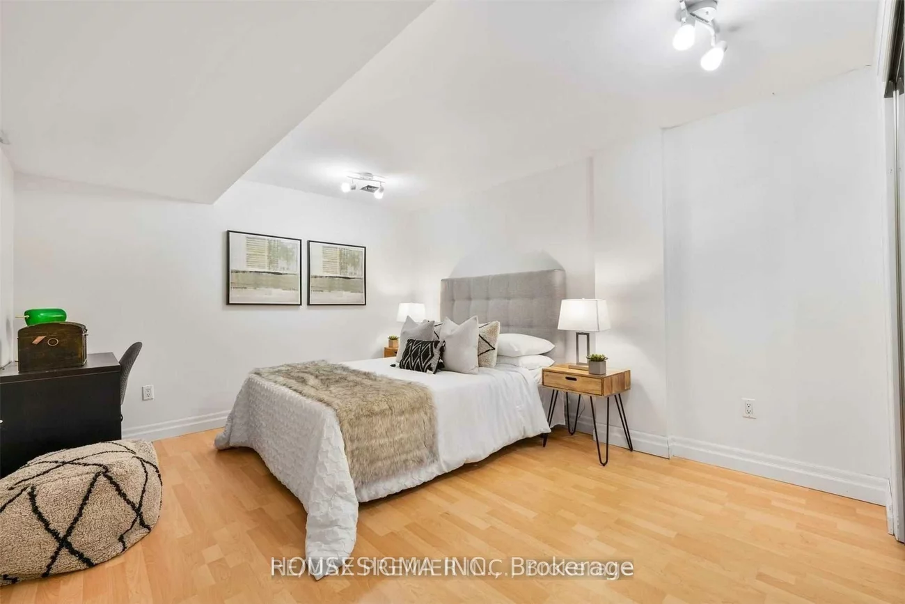 131, Greenpark, East Woodbridge, Vaughan