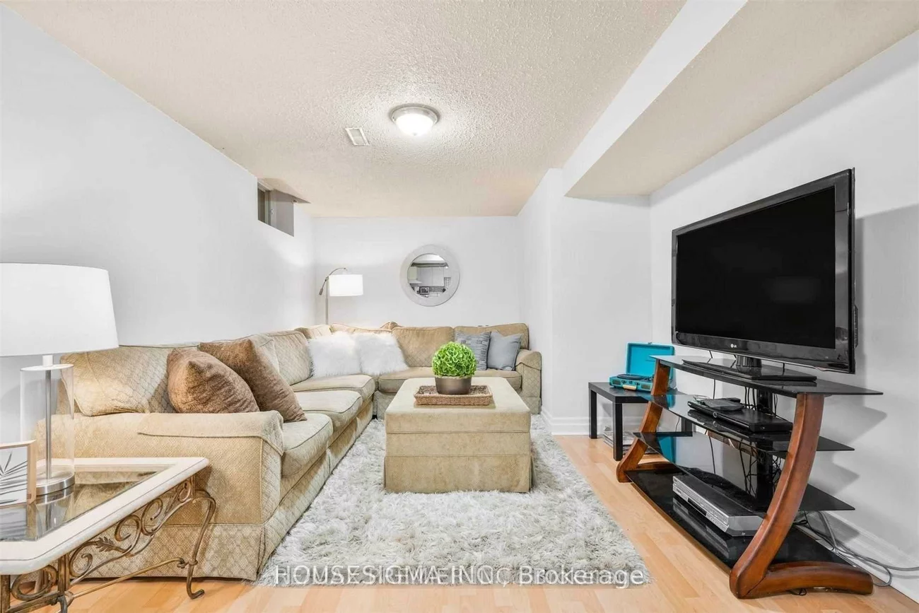 131, Greenpark, East Woodbridge, Vaughan