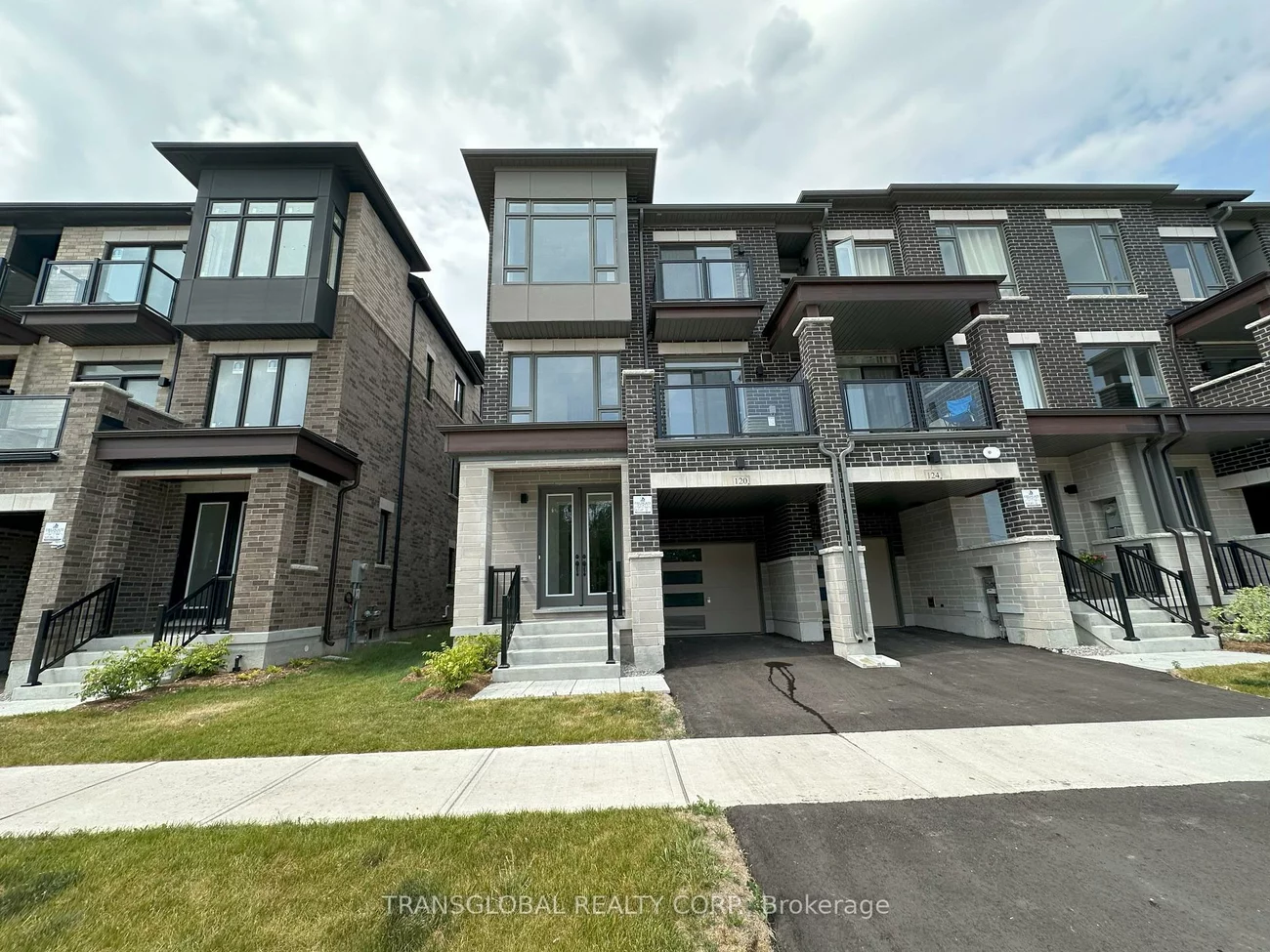 120, Thule, Vellore Village, Vaughan