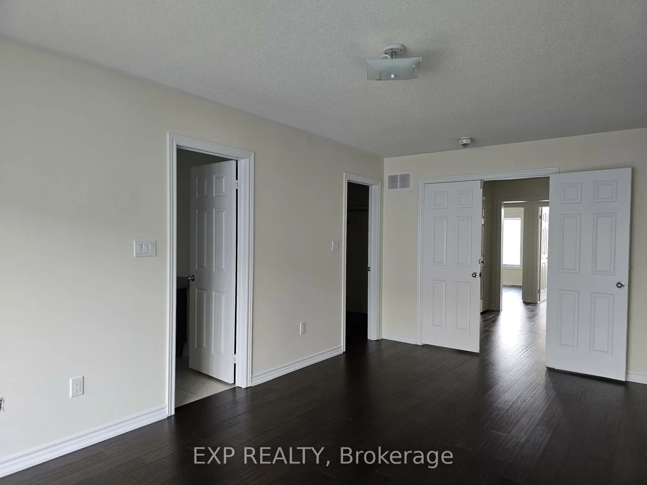 50, Farooq, Vellore Village, Vaughan