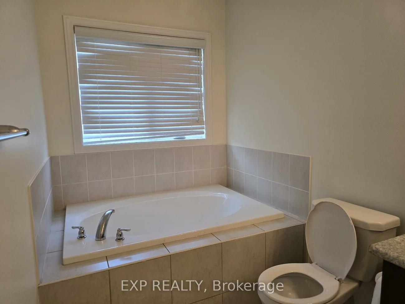 50, Farooq, Vellore Village, Vaughan