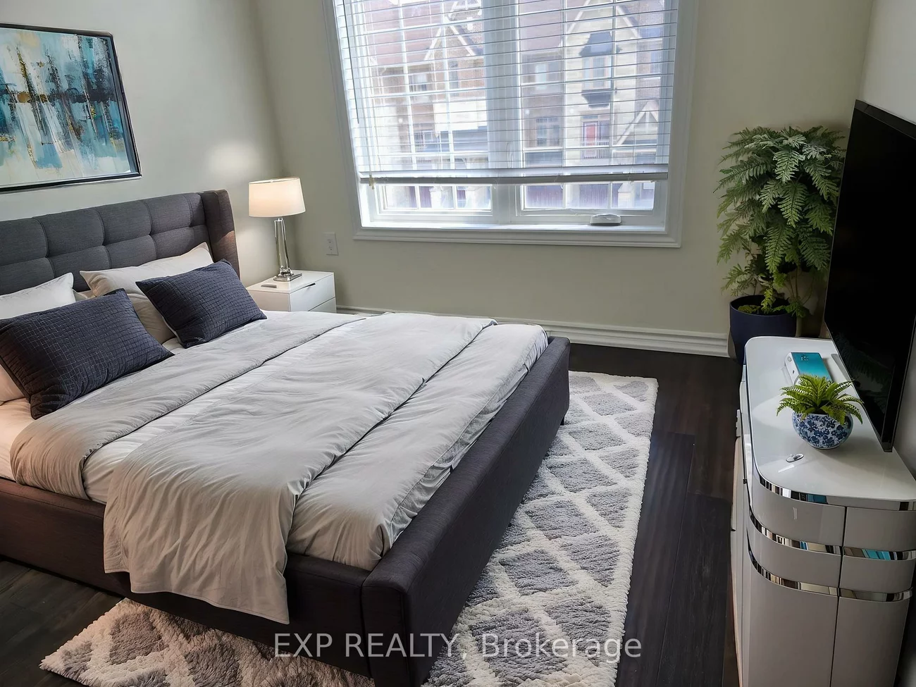 50, Farooq, Vellore Village, Vaughan
