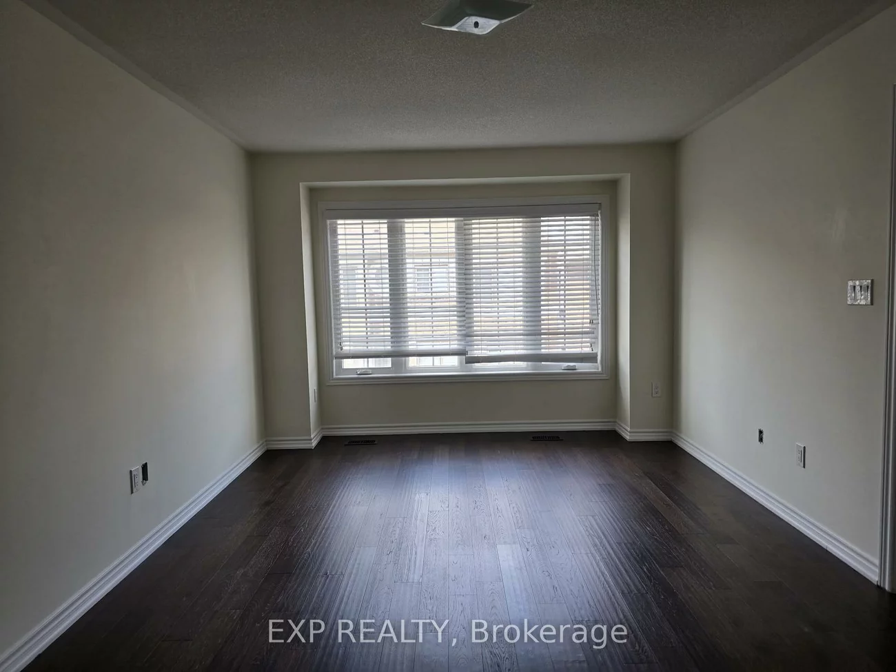 50, Farooq, Vellore Village, Vaughan