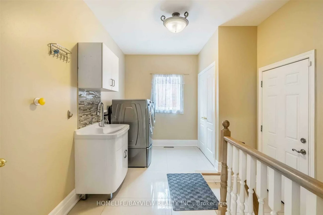 19, Fieldcrest, Islington Woods, Vaughan