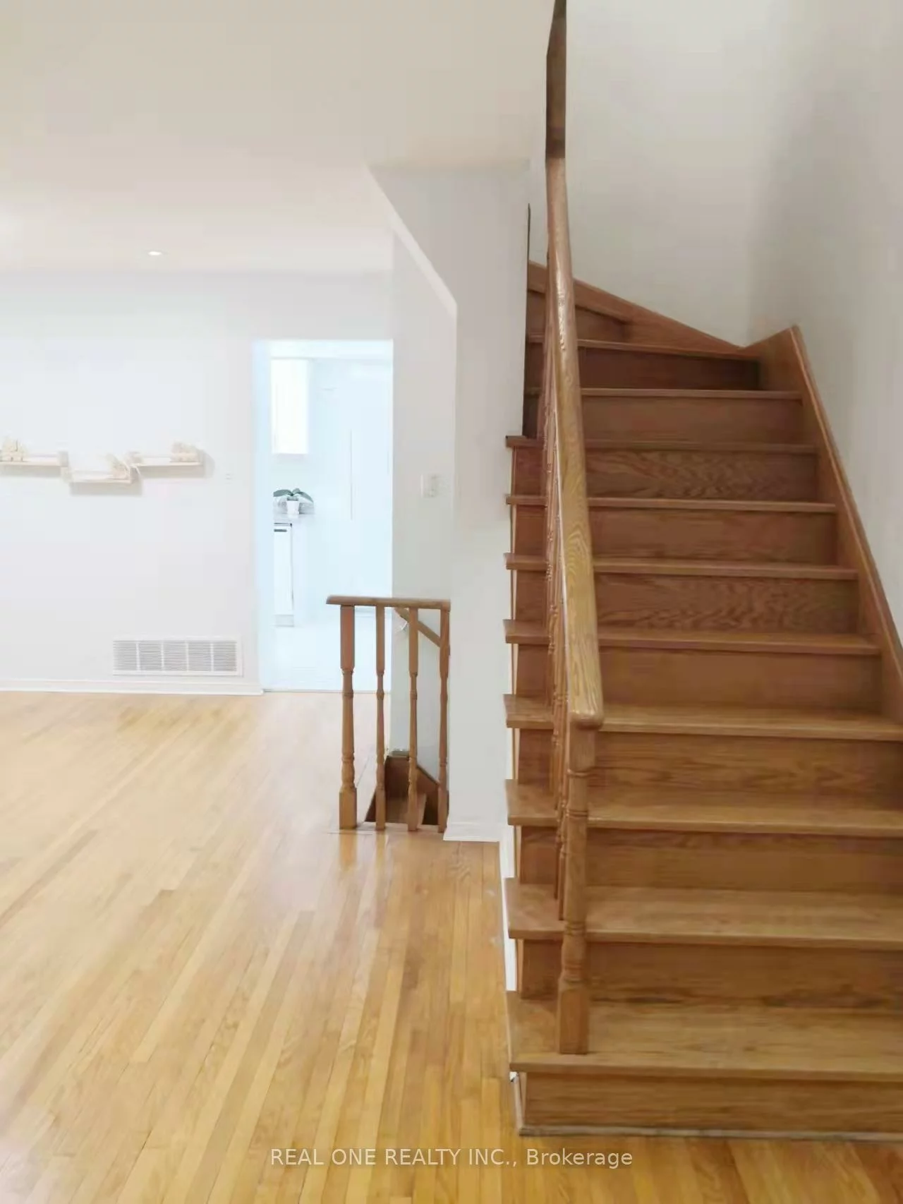 41, Hinda, Lakeview Estates, Vaughan