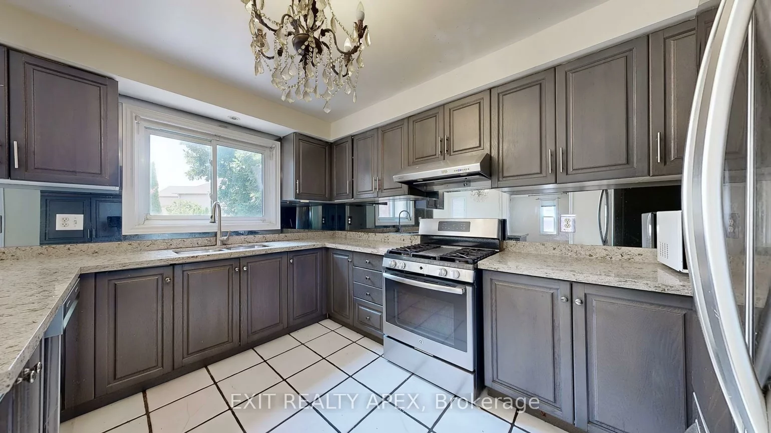 143, Veneto Dr Upper, Vaughan Grove, Vaughan