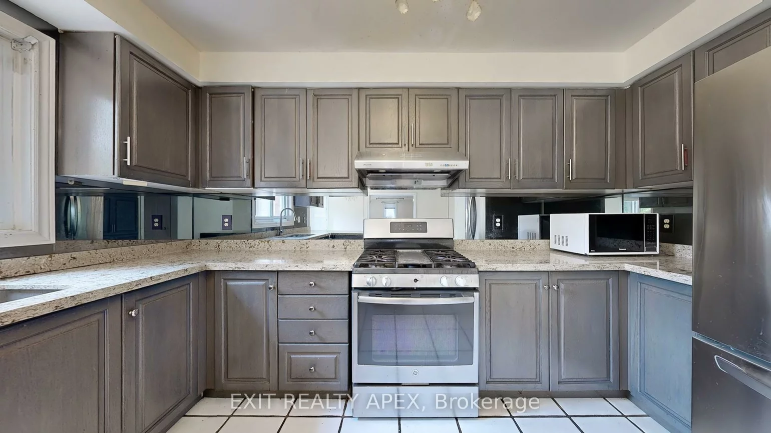 143, Veneto Dr Upper, Vaughan Grove, Vaughan