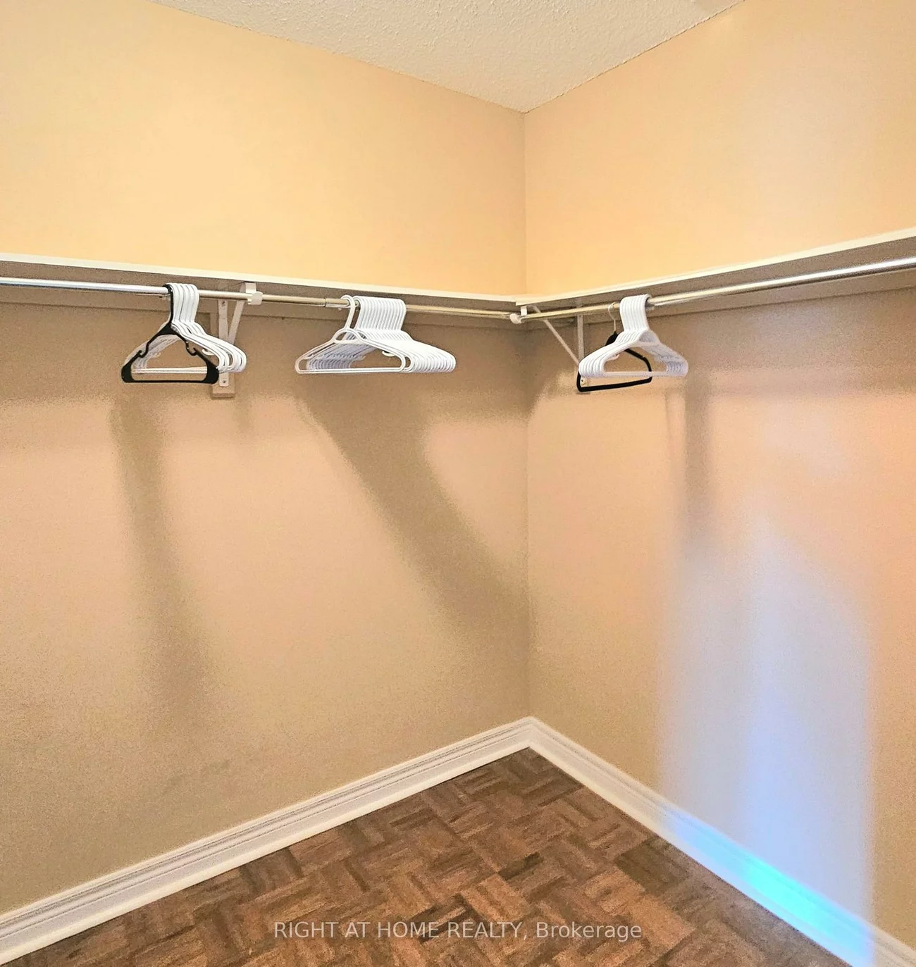 24, Mediterra, Vellore Village, Vaughan