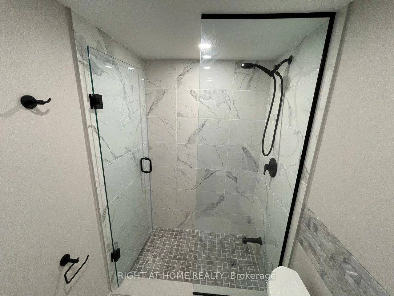30, Lewis, West Woodbridge, Vaughan