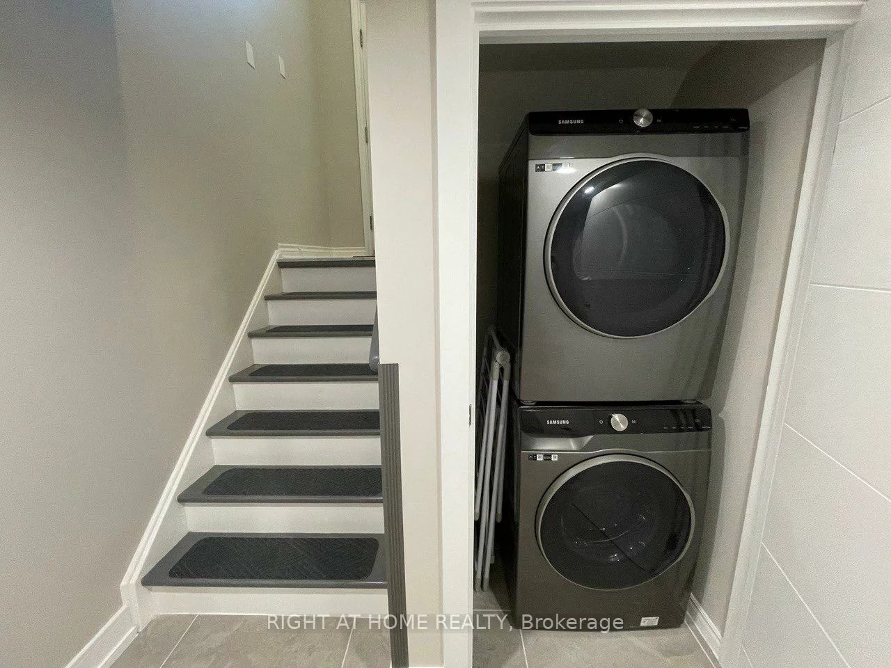 30, Lewis, West Woodbridge, Vaughan