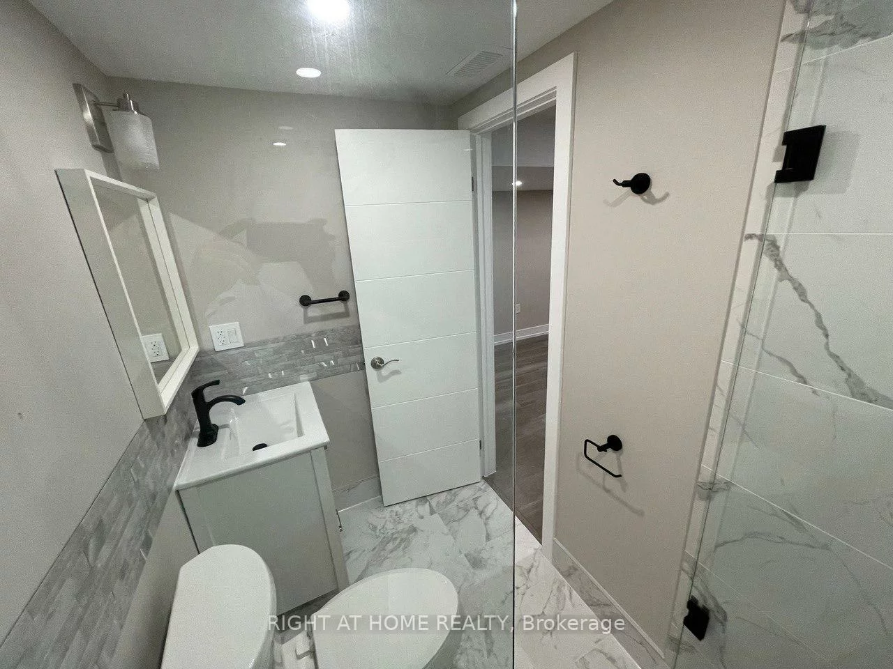30, Lewis, West Woodbridge, Vaughan