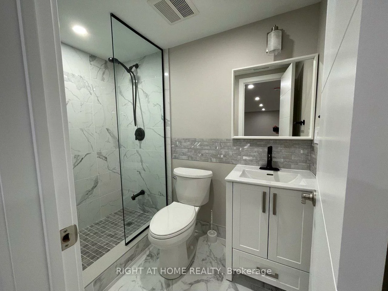 30, Lewis, West Woodbridge, Vaughan