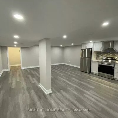 30, Lewis, West Woodbridge, Vaughan