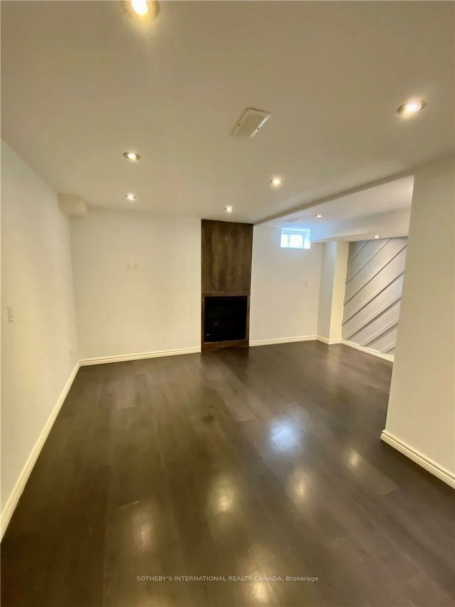 86, Alexie, Vellore Village, Vaughan
