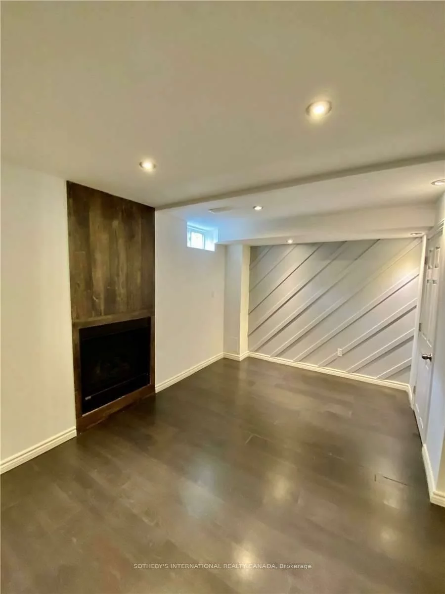 86, Alexie, Vellore Village, Vaughan