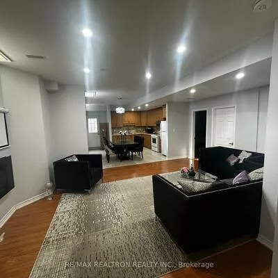 211, Cannes, Vellore Village, Vaughan