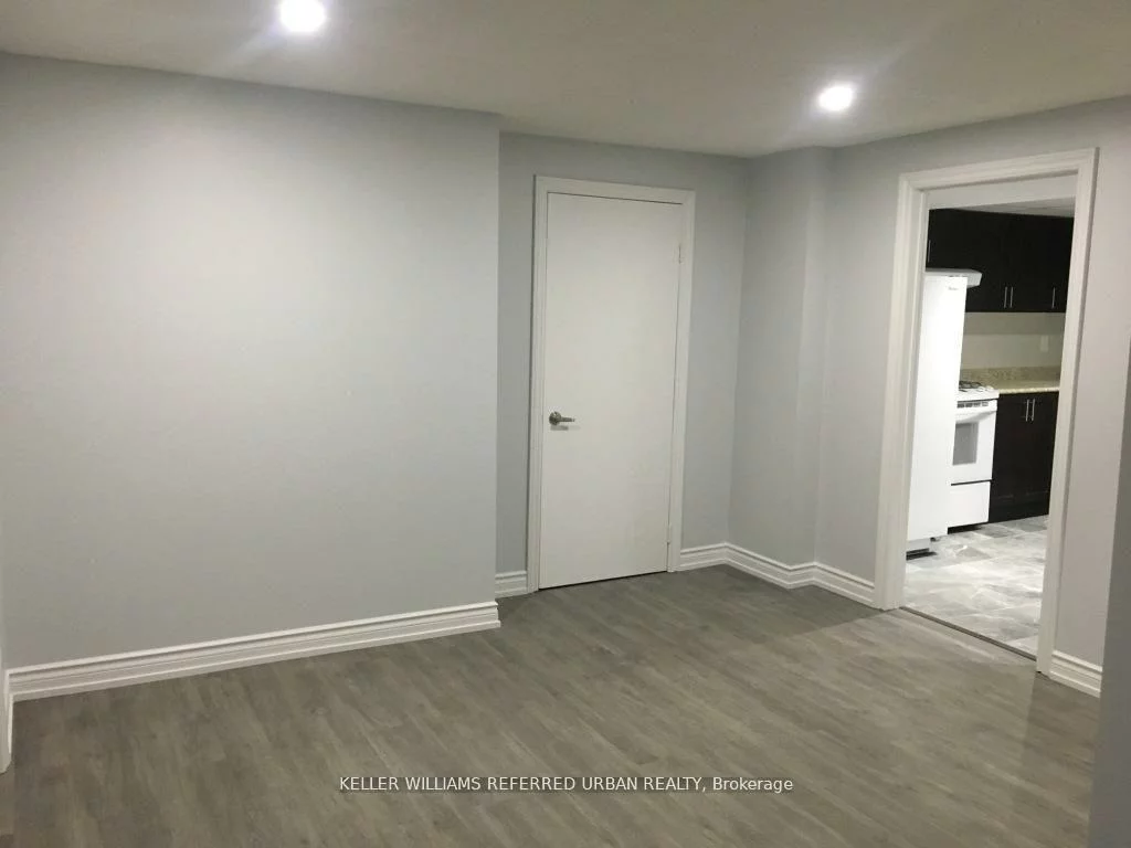 27, Claudia, West Woodbridge, Vaughan