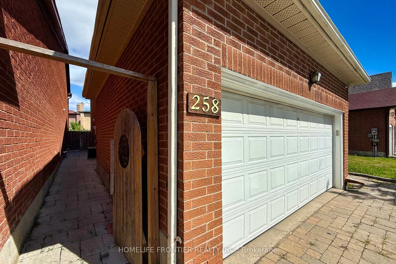 258, Conley, Lakeview Estates, Vaughan