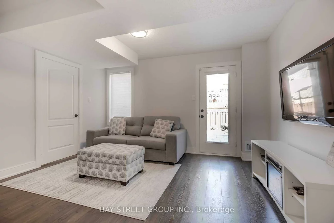 45, Mainland, Vellore Village, Vaughan