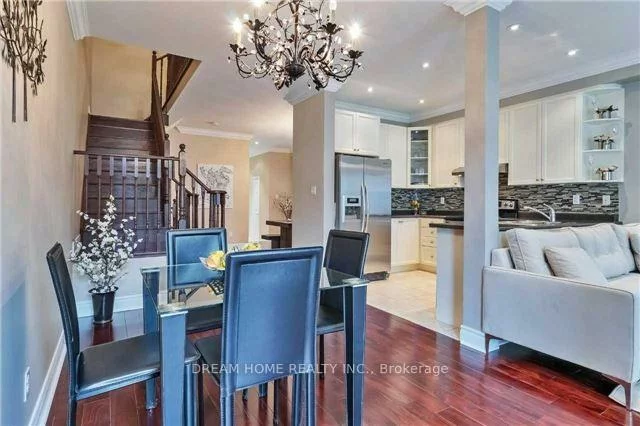 30, White Beach, Patterson, Vaughan