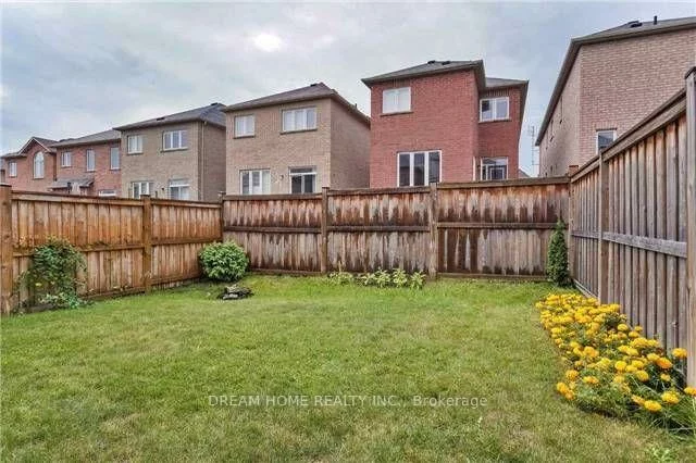30, White Beach, Patterson, Vaughan