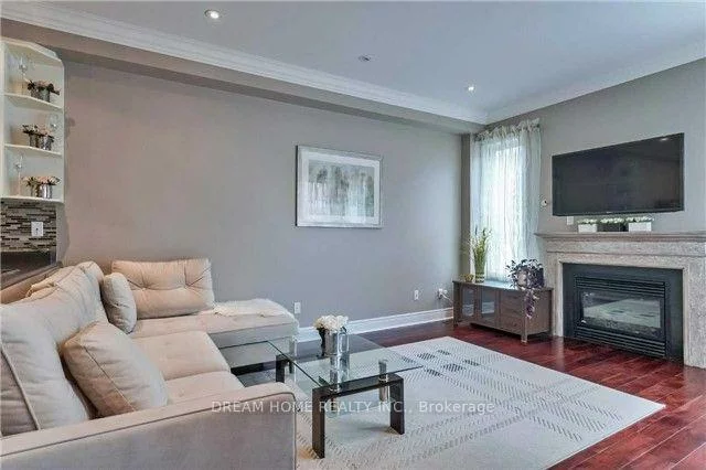 30, White Beach, Patterson, Vaughan