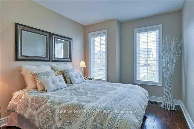 30, White Beach, Patterson, Vaughan