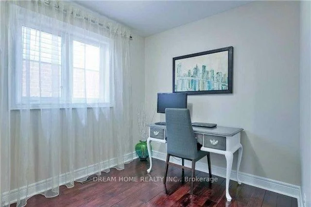30, White Beach, Patterson, Vaughan